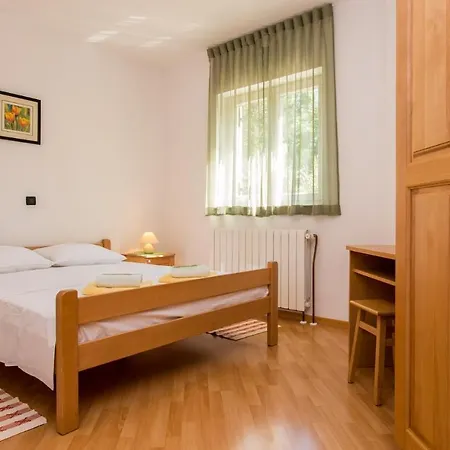 Apartments With A Parking Space Baska, Krk - 19481 Apartman *